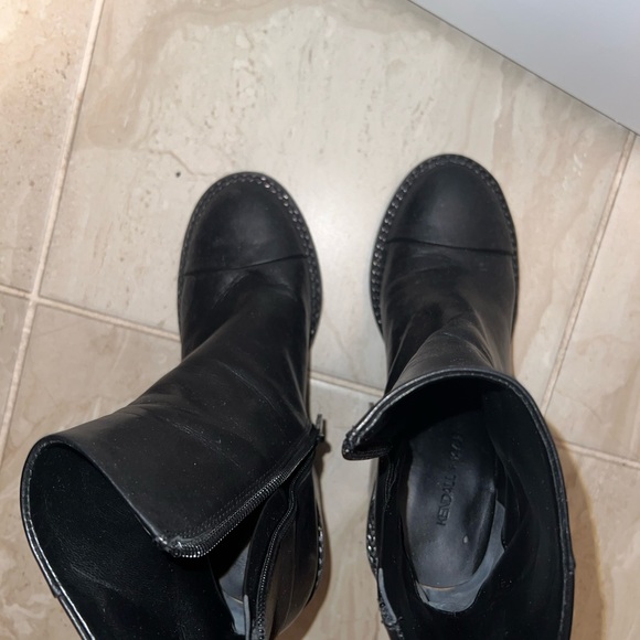 Kendall & Kylie booties - Picture 4 of 4